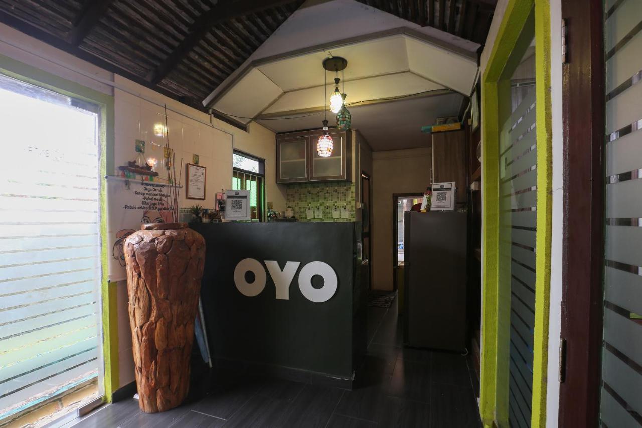 OYO 90038 Dalyla Inn Chalet Kijal Bagian luar foto